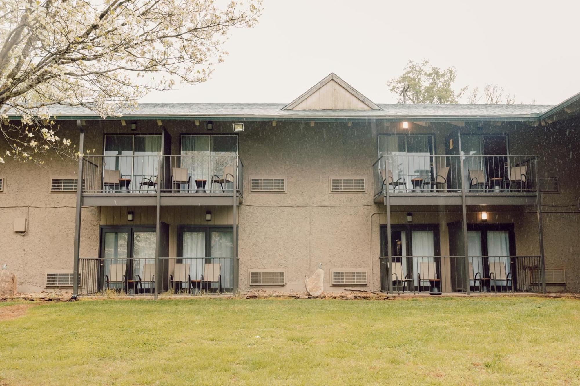 Tremont Lodge & Resort Seri Kembangan Exterior foto